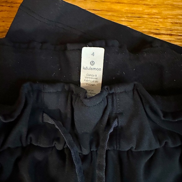 Lululemon High Rise Stretch Pant - Picture 2 of 2